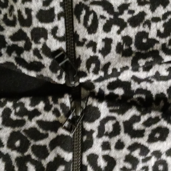 Blazer - Picture 3 of 6